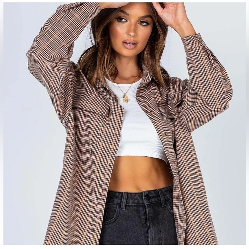 Princess Polly Willa Oversized Button Down Shirt Beige Plaid checkered Size 2.